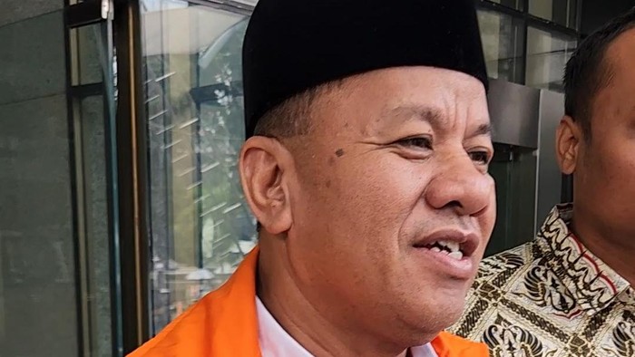 Bupati Kuansing Mengaku Tak Tahu Isi Amplop yang Ditinggalkan untuk Menhut