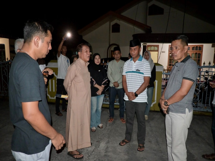 Bupati Ahmad Yuzar Tinjau Korban Kebakaran, Pastikan Pemkab Kampar Beri Bantuan