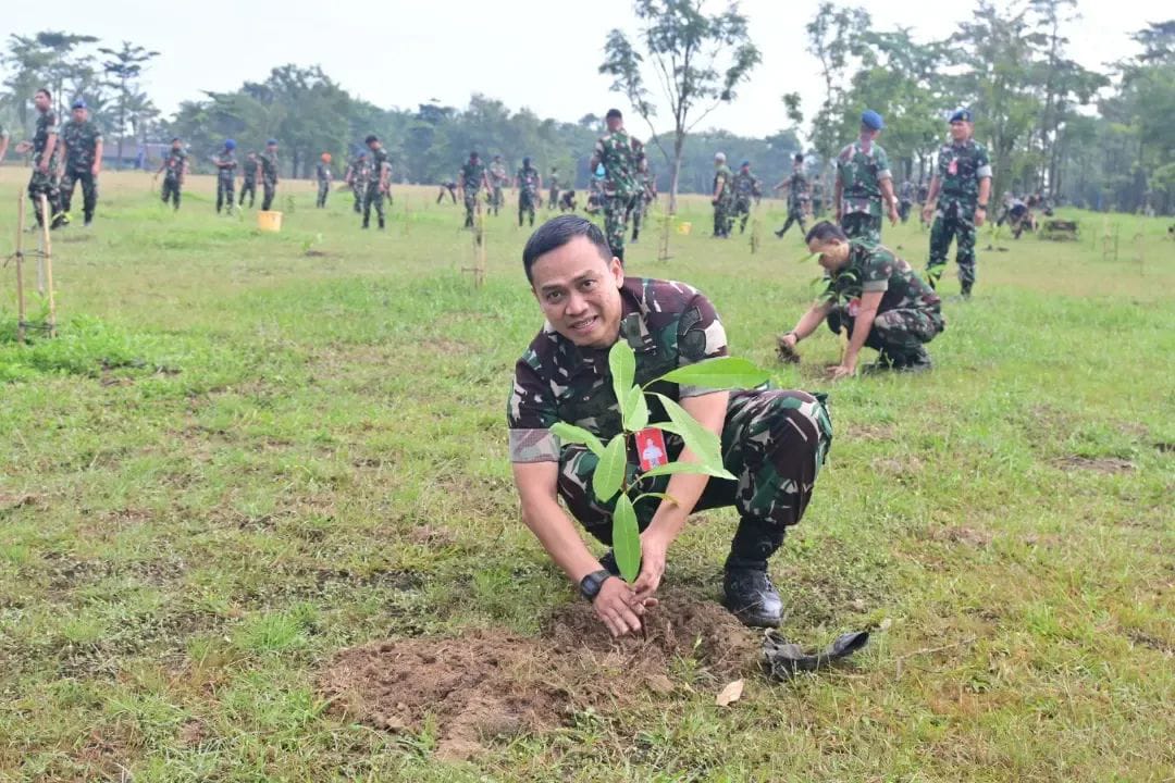 Lanud Rsn Hijaukan Kawasan Pangkalan, 1.100 Pohon Telah Ditanam