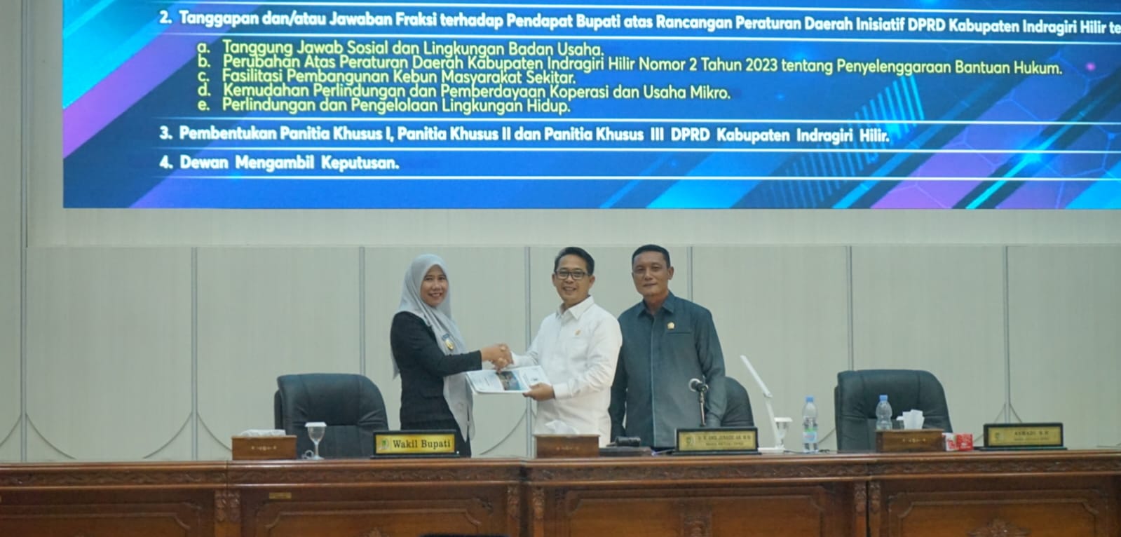 Pemkab Inhil Apresiasi Masukan Fraksi DPRD dalam Pembahasan Ranperda Administrasi Desa