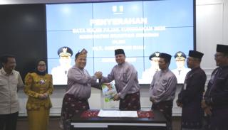 Plt Gubri Serahkan Data Tunggakan Pajak, Rp20,7 Miliar Jadi Bidikan Kuansing