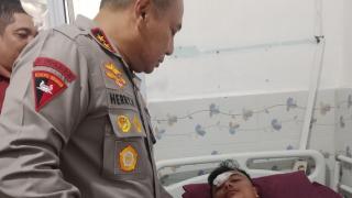Kapolda Riau Jenguk Aktivis PMII Korban Pengeroyokan, Pastikan Kasus Diusut Transparan 