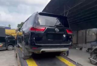 KPK Temukan Land Cruiser Diduga Suap Bupati Kuansing, Nomor Polisi Telah Diganti