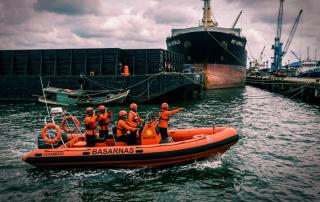 Tenggelam saat Survei Kapal Cargo Tengah Malam, 1 Tewas, 3 Hilang