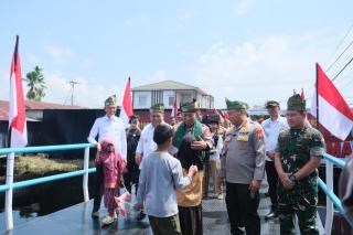 Kapolri Resmikan 80 Jembatan Merah Putih Presisi di Riau