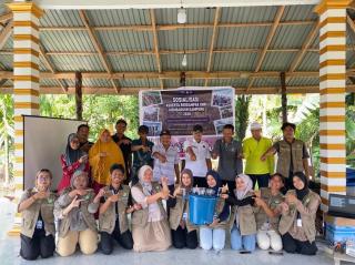 Lewat Budikdamber, Mahasiswa Unri Dorong Kemandirian Pangan Masyarakat Desa Teluk Papal