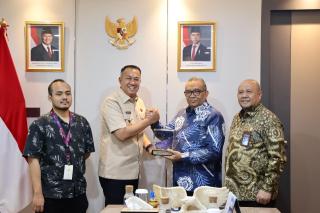 Wabup Meranti Bahas Penguatan BLK dan Peningkatan Kualitas Tenaga Kerja dengan Wamenaker