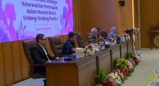 Dr Karmila Sari Moderatori Dua Agenda Nasional di Kompleks Parlemen