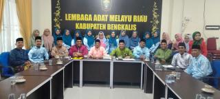LAMR Bengkalis dan SD Negeri 5 Perkuat Sinergi Pelestarian Adat Melayu Melalui Pendidikan