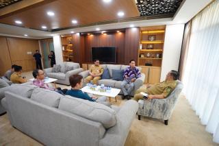 Plt Gubernur Riau dan Konsul Malaysia Perkuat Komitmen Kerja Sama