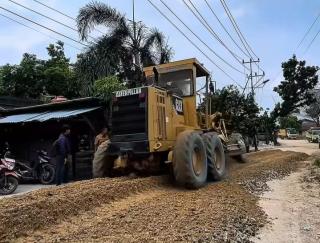 Pemko Mulai Overlay Jalan Tanjung Batu, Dukung Kelancaran Akses ke Pelabuhan Sungai Duku