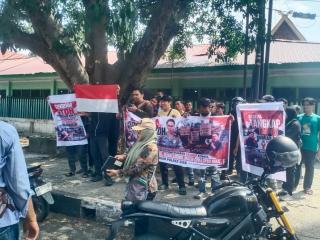 LSM Abdi Lestari Kembali Demo Polda Riau, Desak Usut Aktor di Balik Aktivitas Ilegal