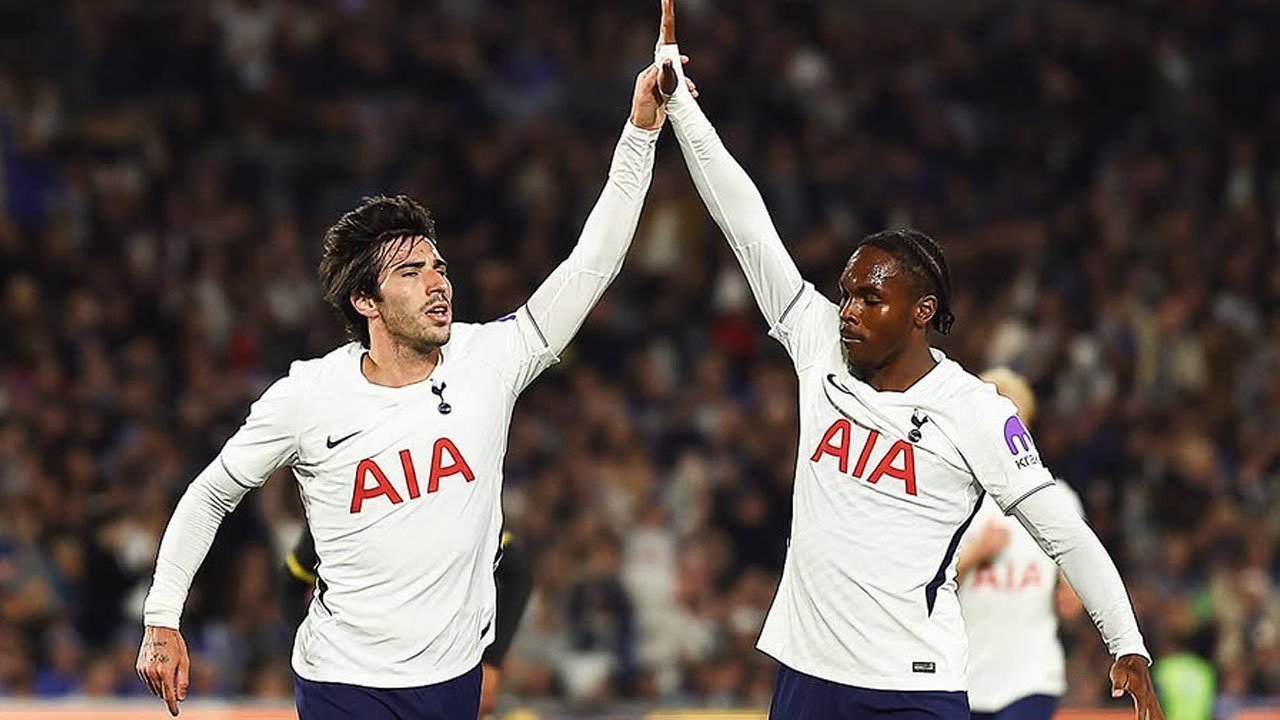Tottenham Taklukkan Chelsea 2-1 di Sydney, Menang Meski Bermain dengan 10 Pemain
