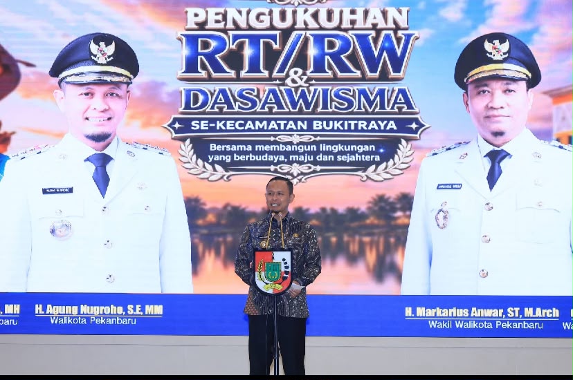 Agung Nugroho Lantik Hampir Seribu RT/RW dan Dasa Wisma di Tujuh Kecamatan