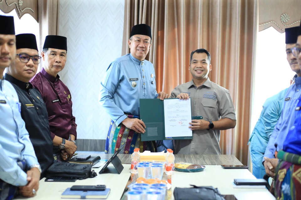 Pemkab Meranti Perluas Perlindungan Pekerja Rentan, Wabup Serahkan Santunan Rp84 Juta