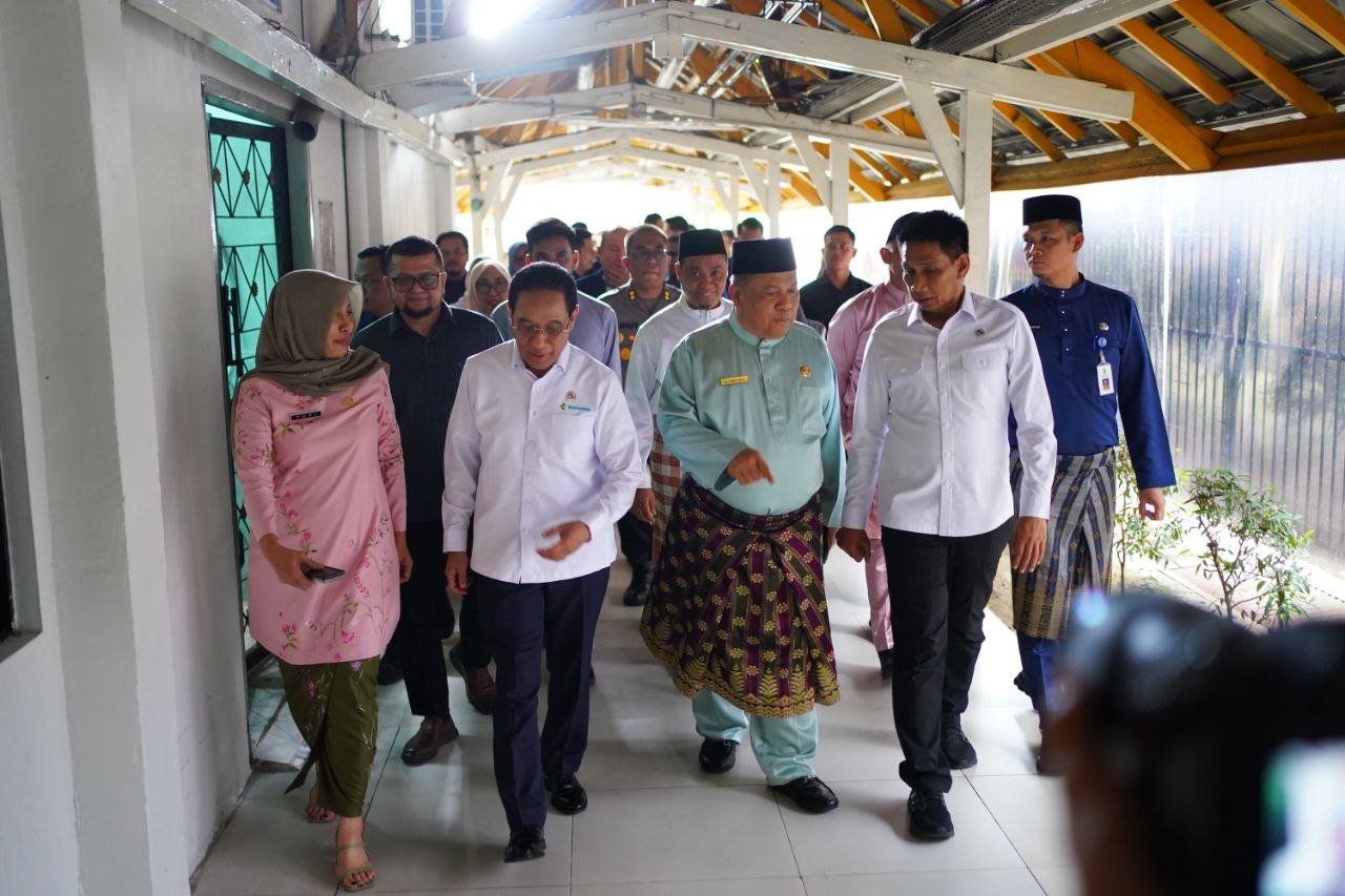 Kunjungi RSUD Arifin Achmad, Wamenkes Paparkan Strategi Ekstraordinari Berantas TB