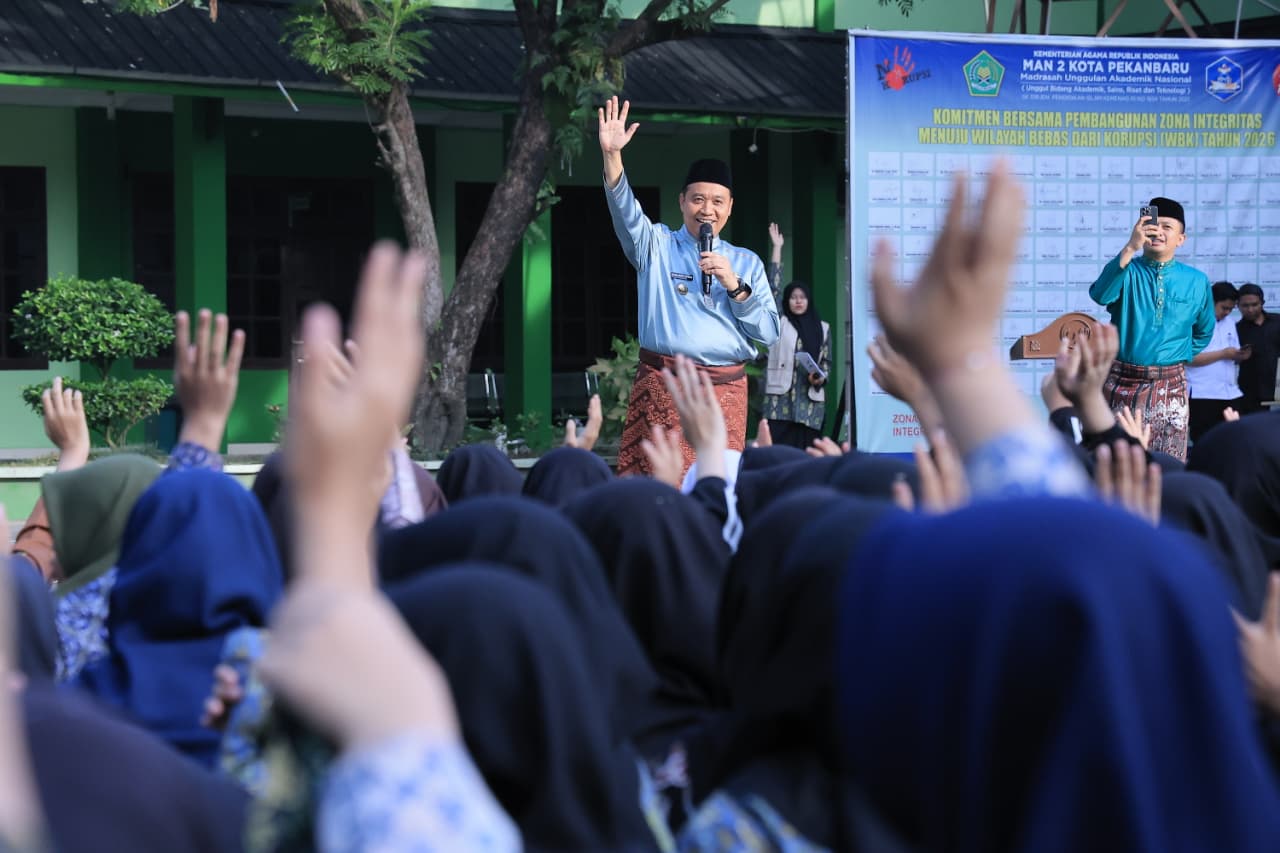 Wawako Pekanbaru Ajak Pelajar MAN 2 Tingkatkan Kesadaran dan Pencegahan HIV/AIDS