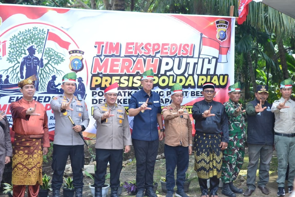 1.200 Mangrove Ditanam di Tanah Merah, Wabup Meranti Soroti Ancaman Abrasi