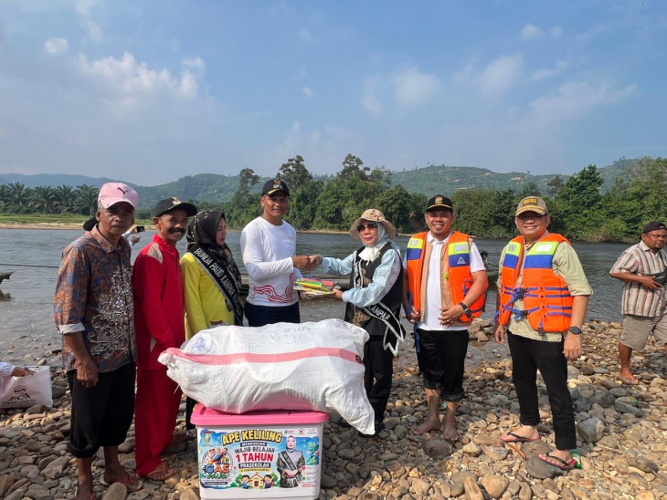 Susuri Sungai hingga Jalan Kaki, Bunda PAUD Kampar Bawa Pesan Pendidikan ke Wilayah 3T