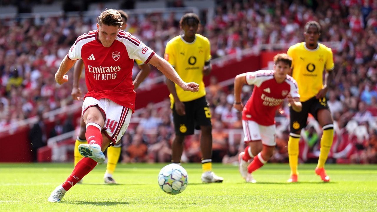 Arsenal Tumbang 2-3 dari Dortmund di Emirates Cup, Pemain 18 Tahun Jadi Pembeda