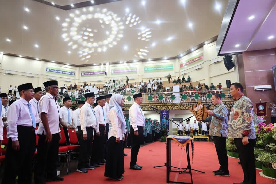 Kukuhkan 323 RT-RW Tuah Madani, Wako Pekanbaru: Ujung Tombak Pemerintahan