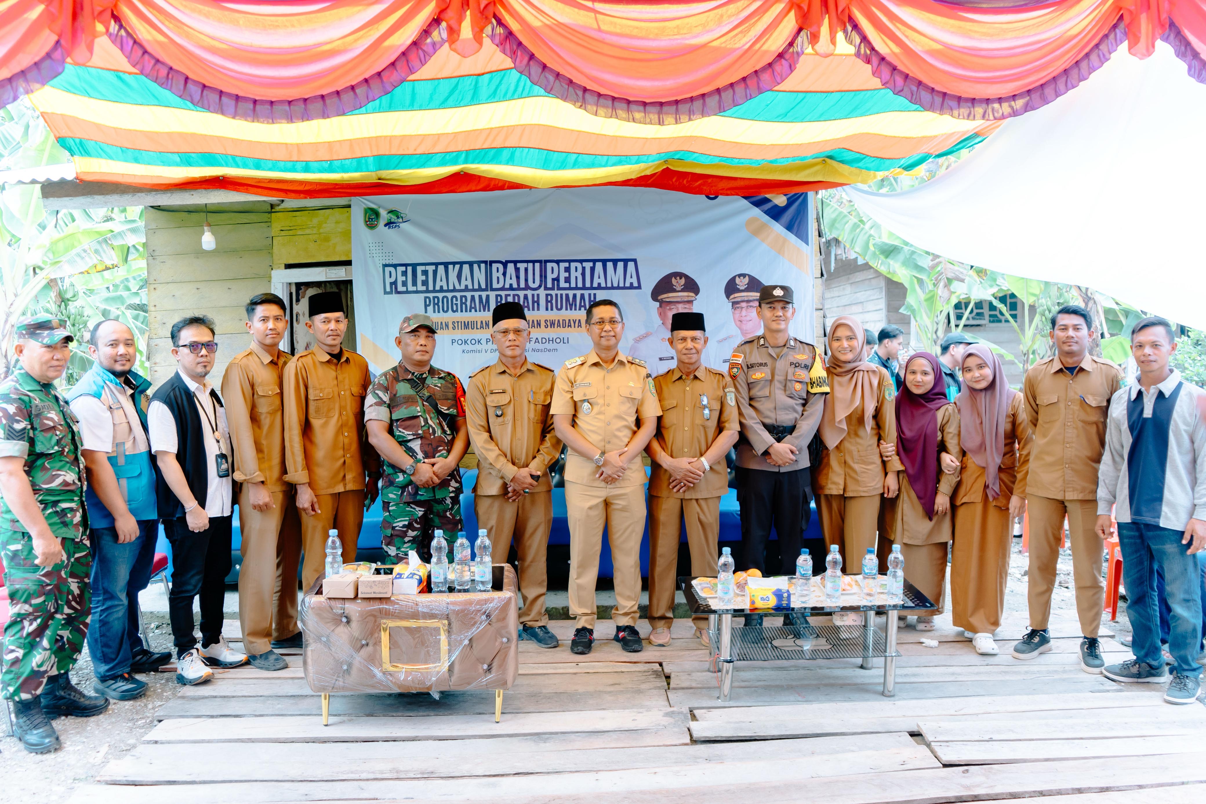 67 Warga Rohil Terima Bantuan Bedah Rumah Lewat Aspirasi DPR RI