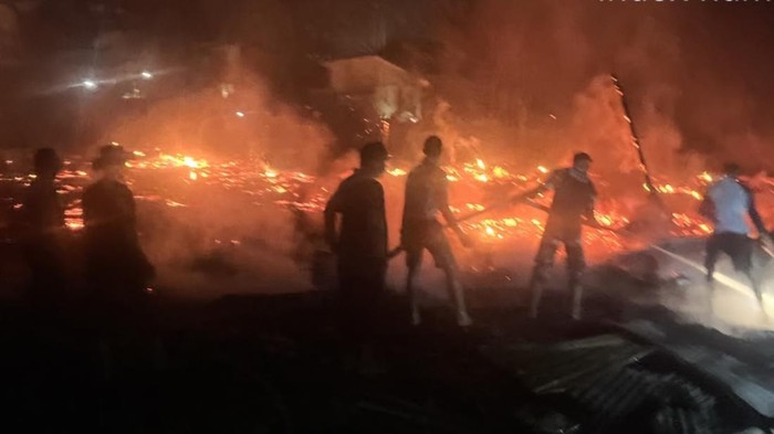 Asrama Santri Ponpes Syekh Burhanuddin Kuntu di Kampar Ludes Terbakar