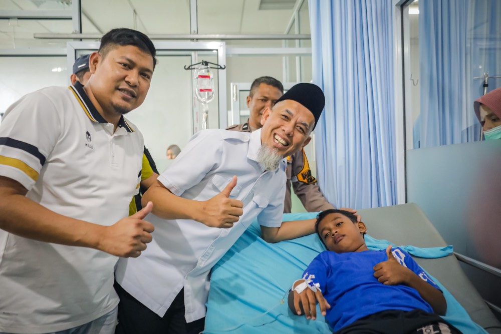 Wali Kota Paisal Jenguk Siswa Korban Dugaan Keracunan MBG di RSUD Dumai