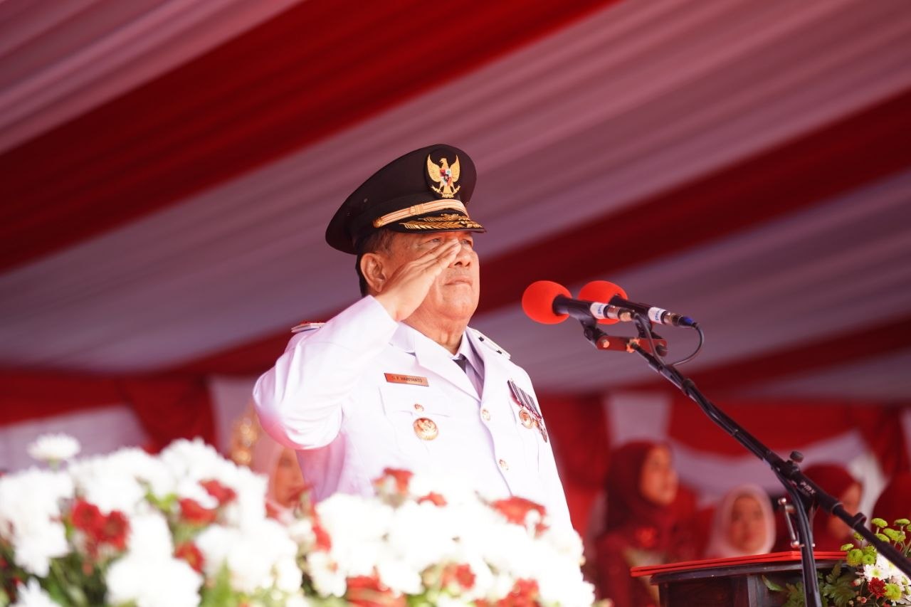 SF Hariyanto Pimpin Upacara HUT ke-81 RI, Ajak Masyarakat Perkuat Semangat Membangun Riau