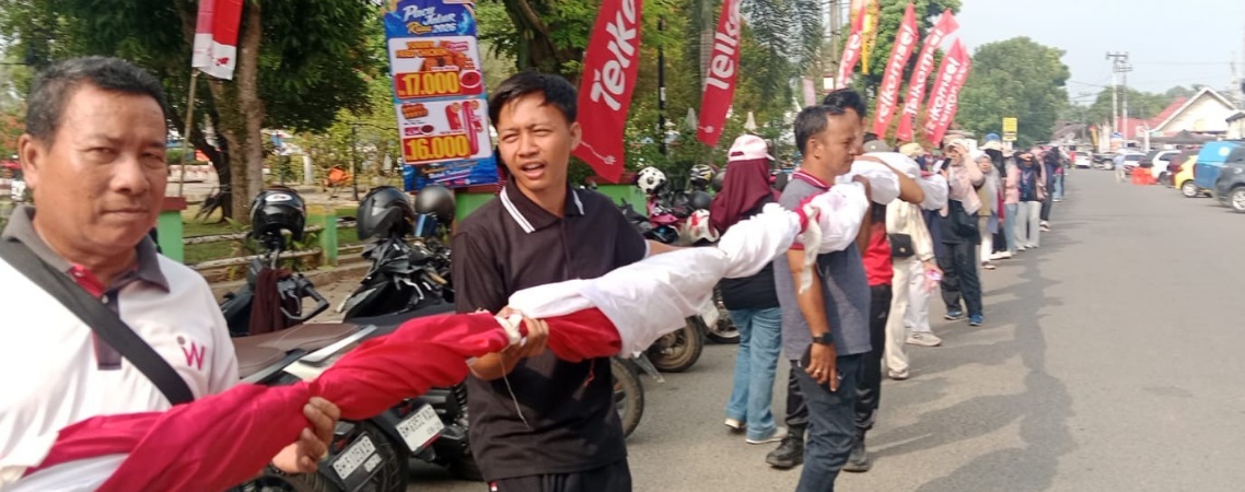 2 Kilometer Merah Putih Membentang di Tepian Narosa, Sambut Festival Pacu Jalur KEN 2026
