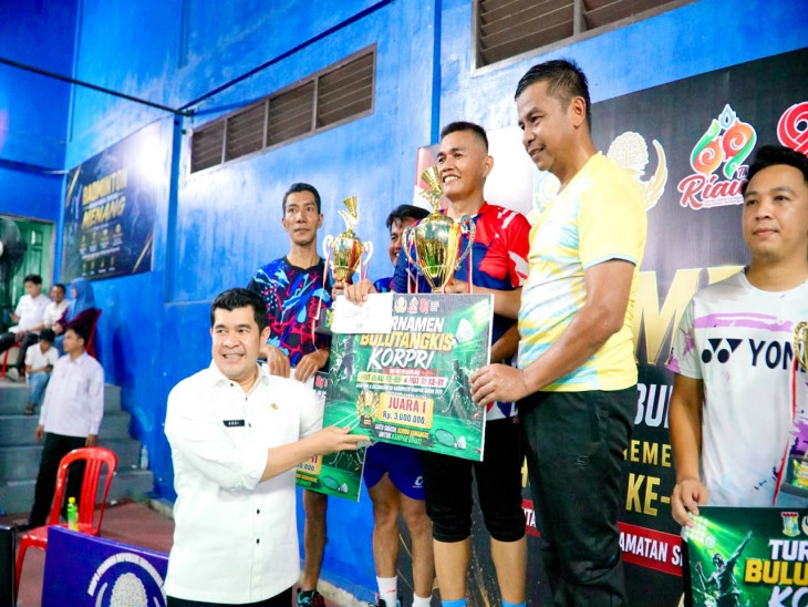 Duel Ketat di Final, Ahmad Yuzar–Aswadi Juara Turnamen Badminton KORPRI Kampar 2026