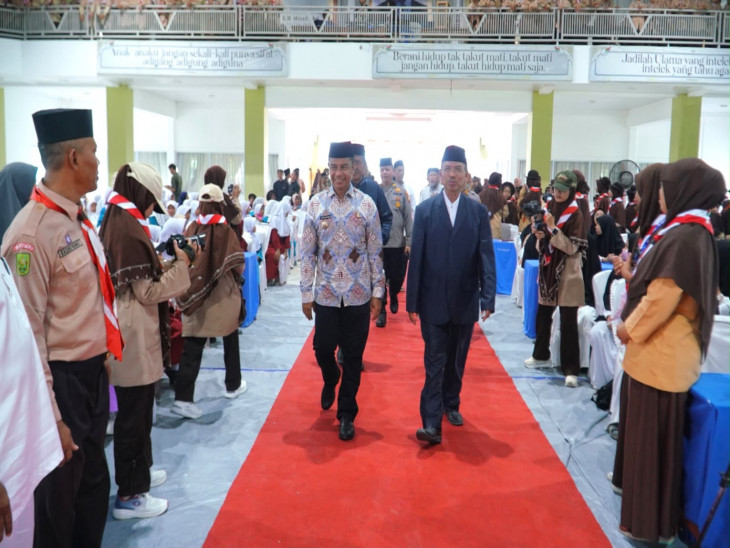 Bupati Kampar Hadiri HUT ke-100 Gontor, Sebut Ponpes Telah Lahirkan Banyak Pemimpin
