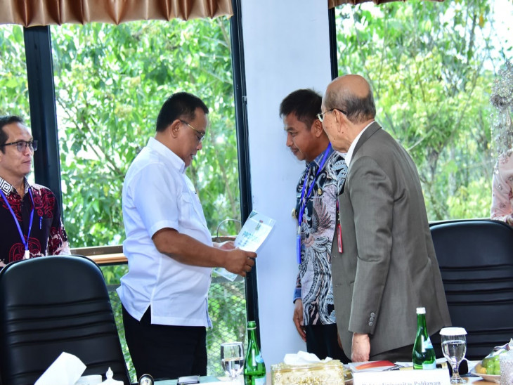 Temui Menteri Lingkungan Hidup, Bupati Kampar Ajukan Proposal Penanganan Lingkungan