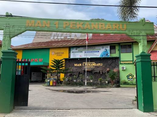 Kemenag Imbau Madrasah Pekanbaru Terapkan Belajar dari Rumah akibat Kabut Asap