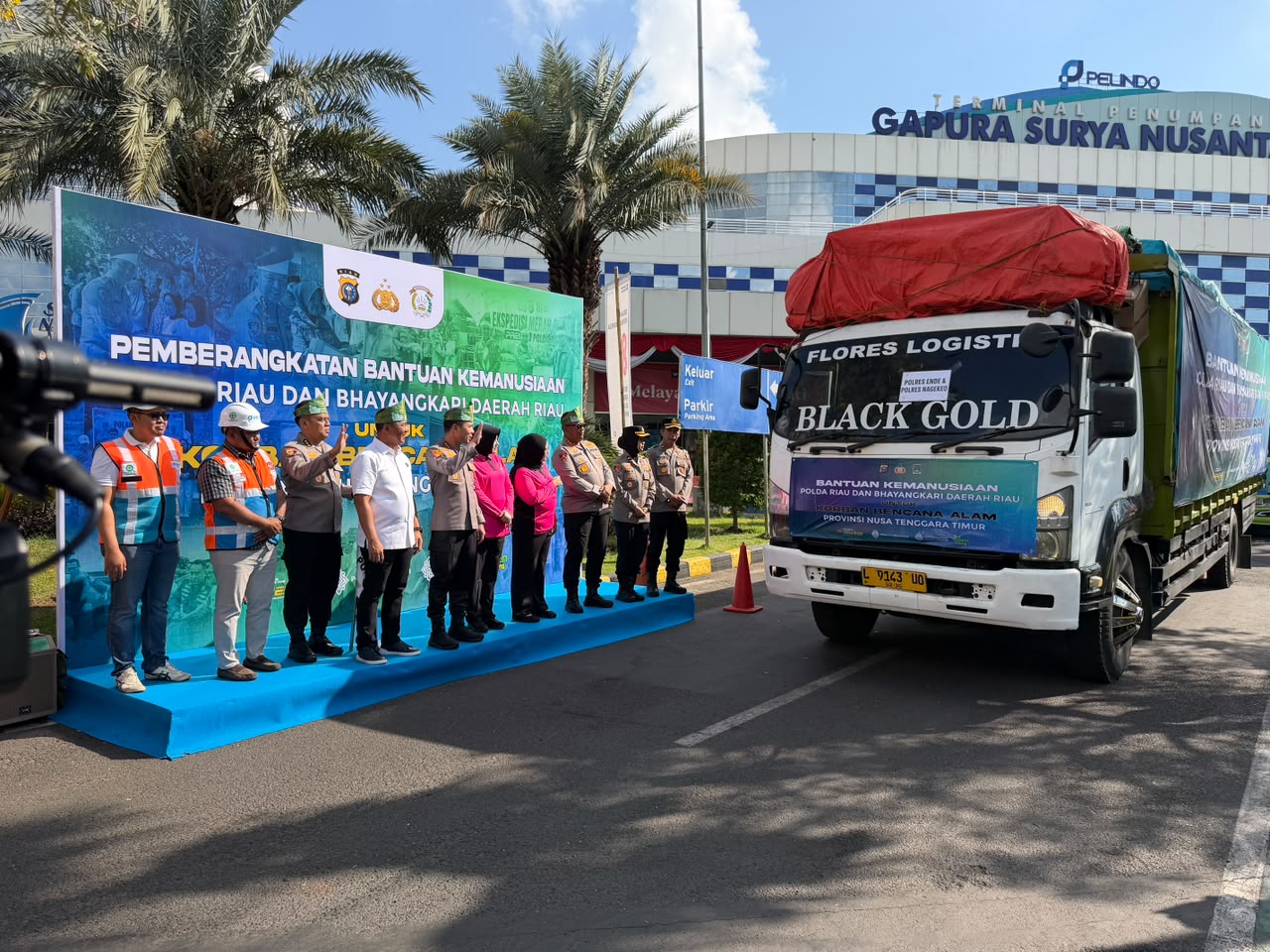Polda Riau Kirim 60 Ton Bantuan Kemanusiaan untuk Korban Bencana di NTT