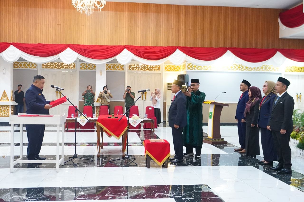 SF Hariyanto Lantik Lima Komisioner Komisi Informasi Riau Periode 2026–2030