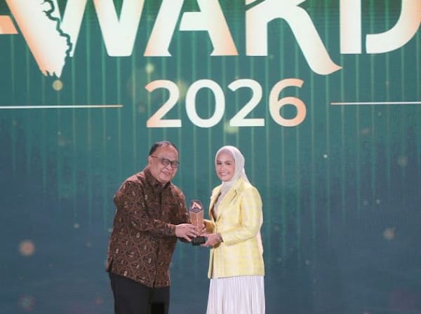 Perjuangkan Pemerataan Pendidikan, Dr Karmila Sari Raih detikSumatera Award 2026