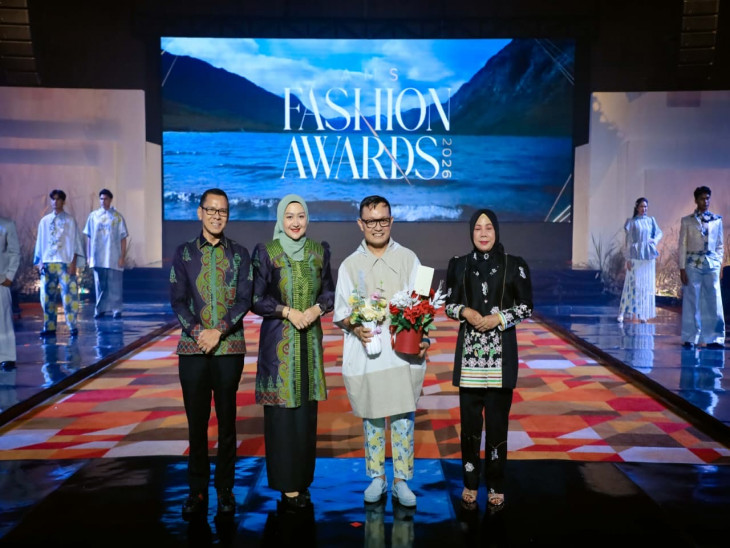 Batik Subayang Kampar Unjuk Karya di AMS Fashion Awards 2026