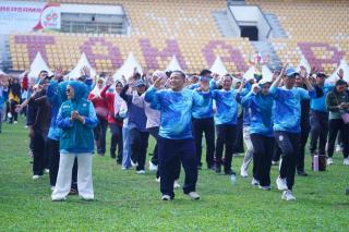 Ribuan ASN dan Warga Ramaikan Senam Massal HUT Ke-69 Riau, Doorprize Motor Listrik Jadi Rebutan