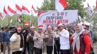 Ekspedisi Merah Putih Polda Riau Sambangi Panipahan, Bawa Bansos hingga Bantuan Nelayan