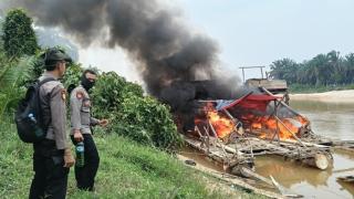 Operasi PETI Merah Putih Kuantan, 436 Rakit Dimusnahkan dan 15 Tersangka Diamankan