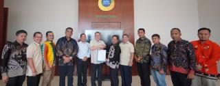 Kejar Realisasi Perbaikan Jalan Benai, Plt Bupati Kuansing Temui PT Agrinas di Jakarta