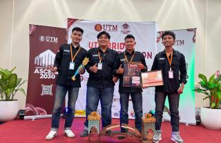 Mahasiswa Polbeng Raih Best Poster di Kompetisi Jembatan Internasional Malaysia