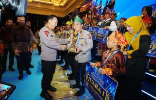 Polda Riau Raih Juara Umum Klaster 3 Awarding Day Apresiasi Kreasi Polri