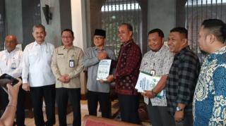 Bupati Inhil Temui Menteri Desa PDT, Dorong Desa Tematik Berbasis Potensi Kelapa