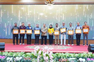 Pemprov Riau Apresiasi Daerah dan Perusahaan dengan Investasi Tertinggi
