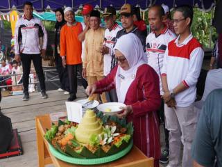 HUT ke-25 KOPPSA dan HUT ke-81 RI di Pangkalan Baru, Wabup Misharti Apresiasi Peran Koperasi