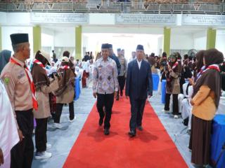 Bupati Kampar Hadiri HUT ke-100 Gontor, Sebut Ponpes Telah Lahirkan Banyak Pemimpin