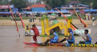 Jalur Alam Cahayo Tuah Nagori Raih Gelar Juara Pacu Jalur 2026