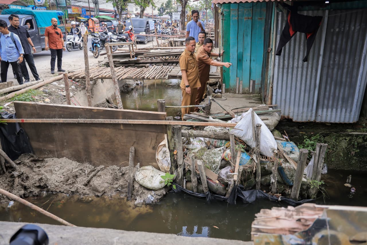 Atasi Banjir, Wali Kota Pekanbaru Dorong Percepatan Pembangunan Drainase Jalan Paus